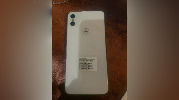Motorola One live images leak in while color