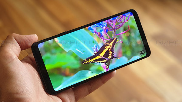 Best display in sub Rs. 40k price-point