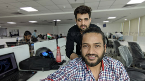 Dual 8MP Selfie cameras 