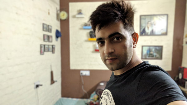 Dual 8MP Selfie cameras