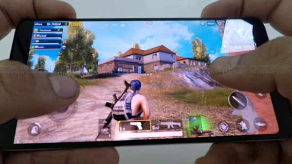 Smooth gameplay but phone tends to heat up