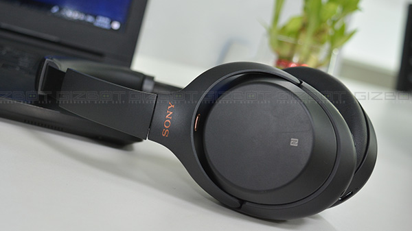 Touch-enabled Earcups: