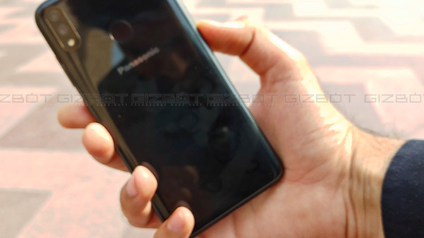 Stainless steel body looks premium