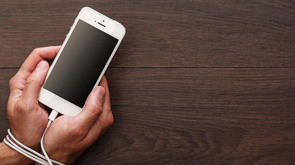 The screen gets turned off when charging