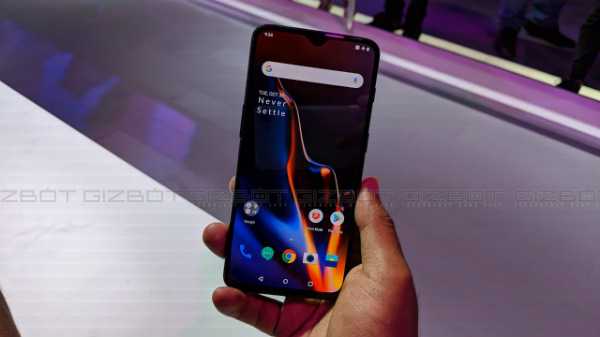 Buy OnePlus 6T with Rs. 1,500 cashback until December 10 Buy OnePlus 6T with Rs. 1,500 cashback until December 10