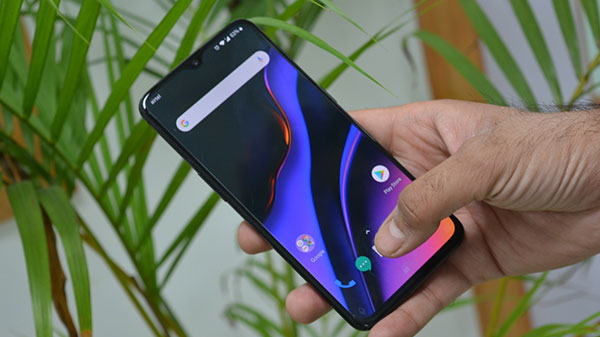 OnePlus 6T Thunder Purple Edition is simply a piece of art