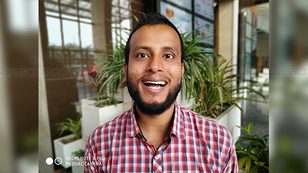 Slightly improved dual-lens rear cameras