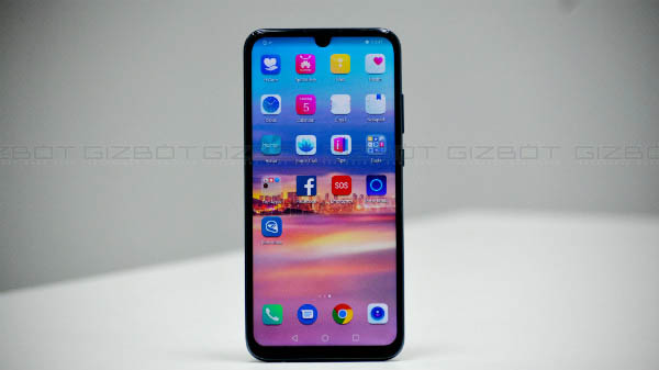 Crisp 6.21-inch edge-to-edge display