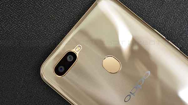 Camera: Dual-lens rear camera module