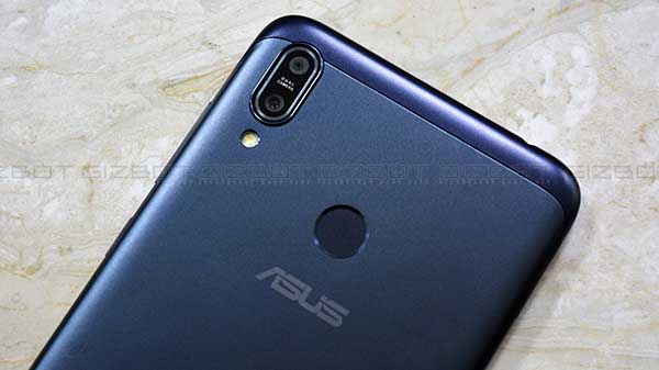 Camera: Average camera performance 