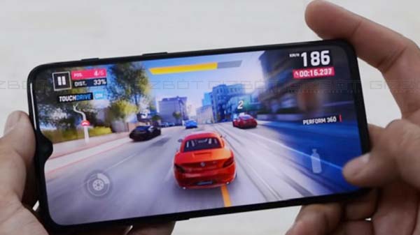 User-Experience: Super responsive and easily runs every game in Google Play Store