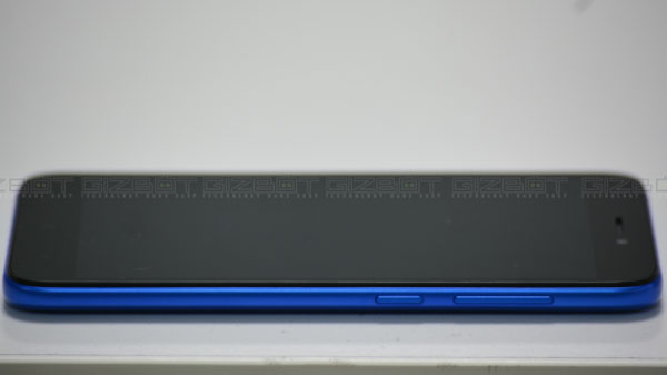 Entry-level chipset aided by 1GB RAM and 8GB ROM