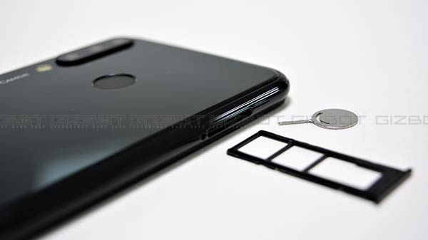 Battery: 3,500mAh battery with fast charge support