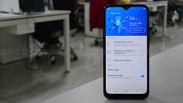 Hardware and Software: Entry-level MediaTek Helio P22 processor 