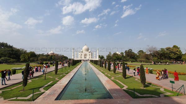 Ultra wide angle lens