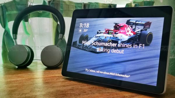 Bright and vivid HD display adds a lot of value