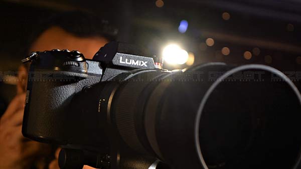 Highly durable- Best suitable for travel, wildlife and street photography