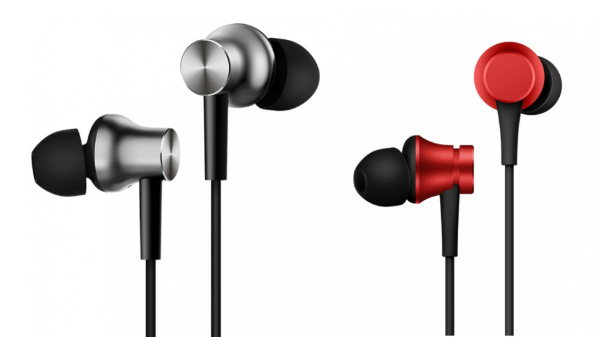 Mi Earphones Silver/Black (MRP: Rs 999, After Discounts: Rs 699)