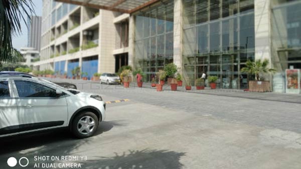 12MP + 2MP AI dual-lens rear camera 