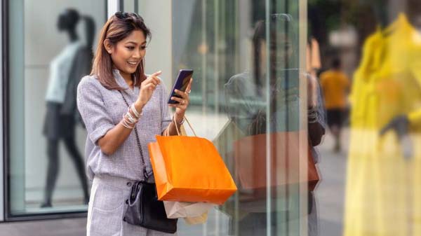 Avoiding online shopping at public places