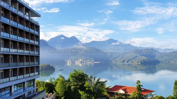 Images Show Vivid Colors And Good Dynamic Range