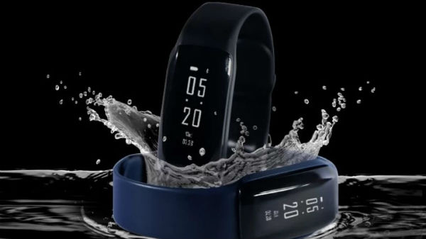 iVooMi FitMe Smart Fitness Band