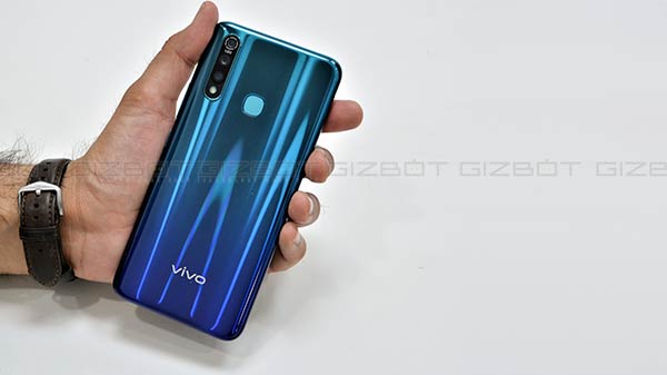 Not An Ideal Fit For One Hand Use