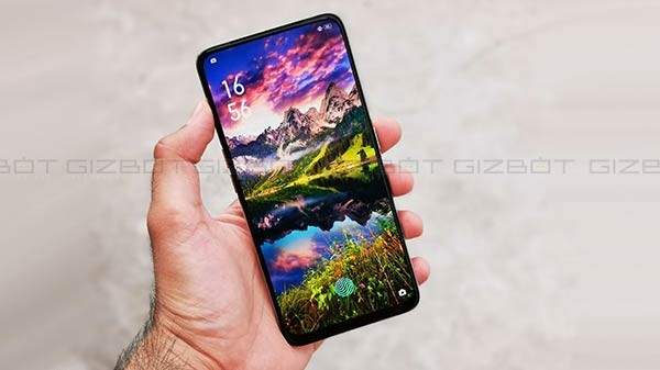 Display- Vivo Z1 Pro Comes With A Punch-hole Screen, Other Two Offers Seamless Display