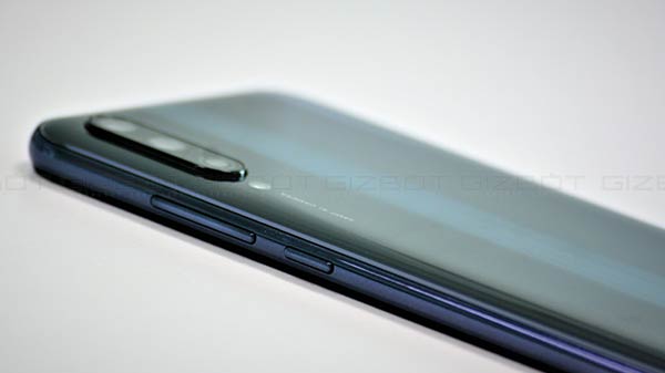 Notable Camera Bump, In-screen Fingerprint Scanner, Type-C Port