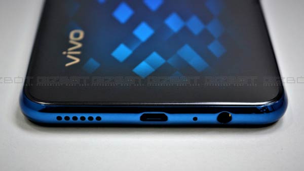 Dated MicroUSB 2.0 Charging Port