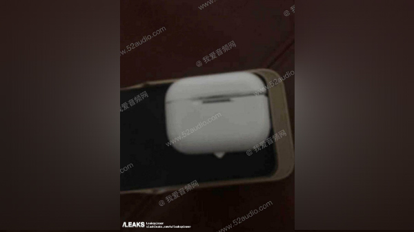 Alleged Apple AirPods 3 Prototype Images Leak Online 