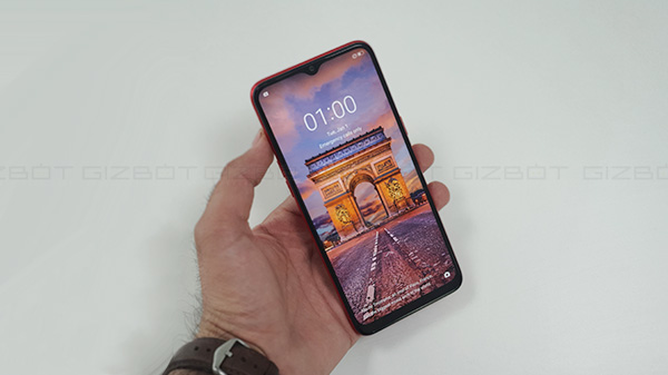 6.5-inch Display Feels Lifeless