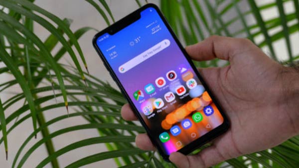 Software Experience- Still Stuck With Android 9 And LG UX 8.0