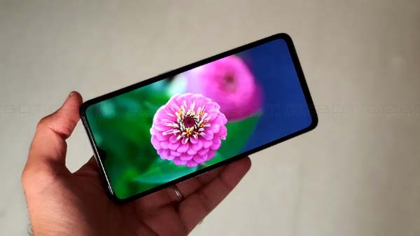 Vibrant 90Hz AMOLED Display At Rs. 29,999