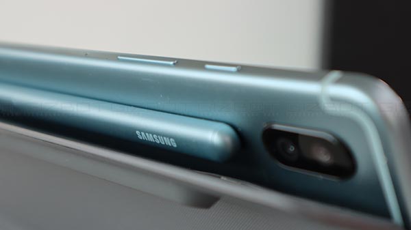 Type-C Port, Magnetized Rear Panel And an In-Screen Fingerprint Scanner