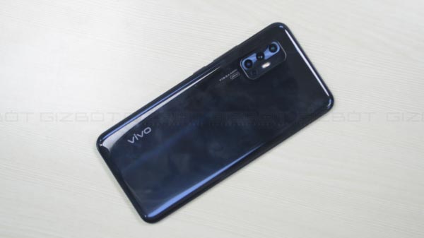 Flaunts A Premium Design