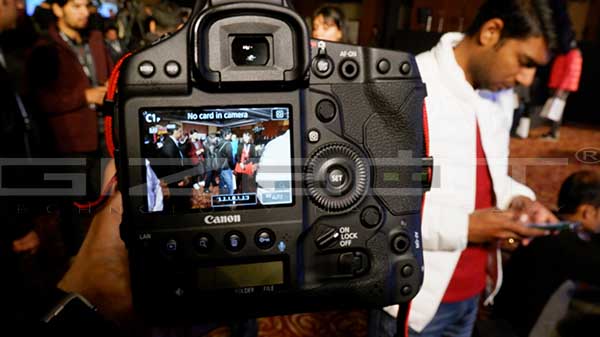 Dual Pixel CMOS AF with Eye, Face And Head Detection