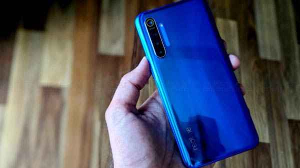 Realme XT Gets Rs. 1,000 Price Cut In India Realme XT Gets Rs. 1,000 Price Cut In India