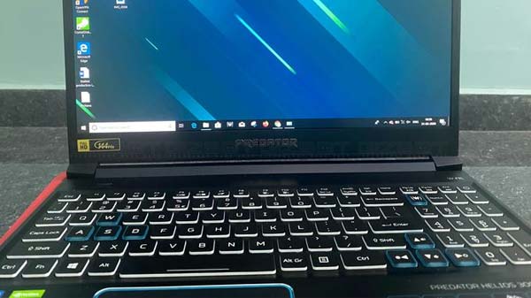 Acer Predator Helios 300 PH315-52 Design