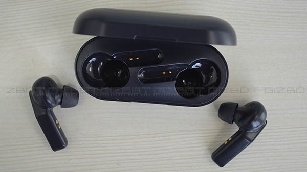 Do Not Wear Your Earbuds For Too Long