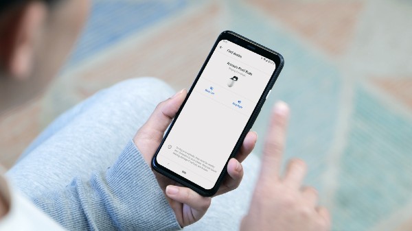 New Google Pixel Buds Officially Available In Clearly White Color