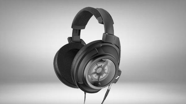 Sennheiser HD 820 (Price: Rs. 189,990)