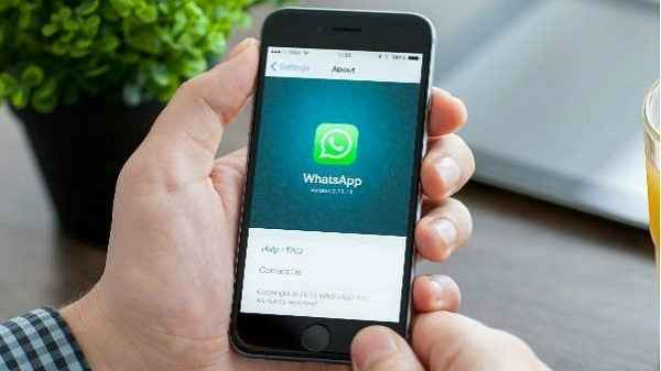 WhatsApp Limits Message Forwarding To One Person At A Time WhatsApp Limits Message Forwarding To One Person At A Time