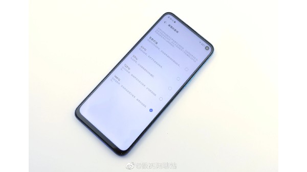 iQOO Z1 Live Images Show Circular Punch-Hole Cutout