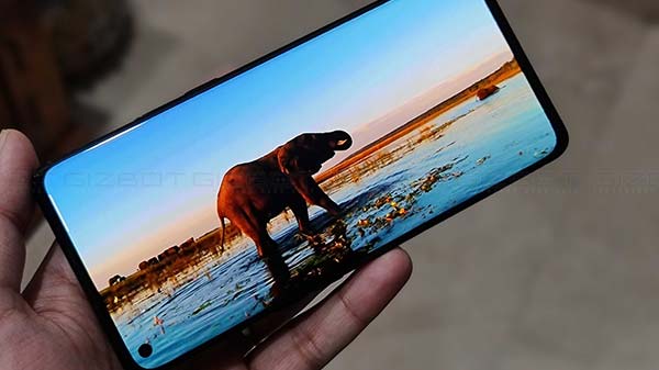 Display- Vibrant 90Hz Curved AMOLED Display 