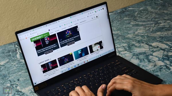 Acer Swift 5 Display Detailed