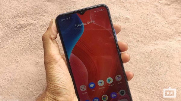 Realme C12: Design And Display