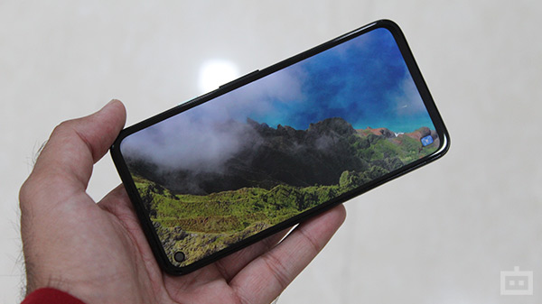 Pixel 4a Display lacks Higher Refresh Rate & Latest Gorilla Glass