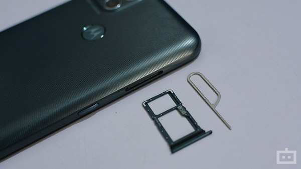 Bulky Form Factor, Hybrid MicroSD Card Slot Bulky Form Factor, Hybrid MicroSD Card Slot