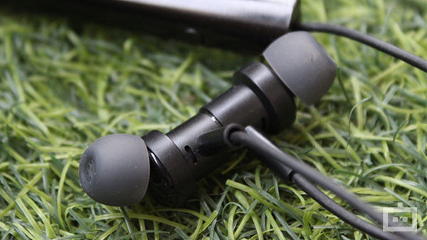 IPX5 Rated For Splash-Water Resistance